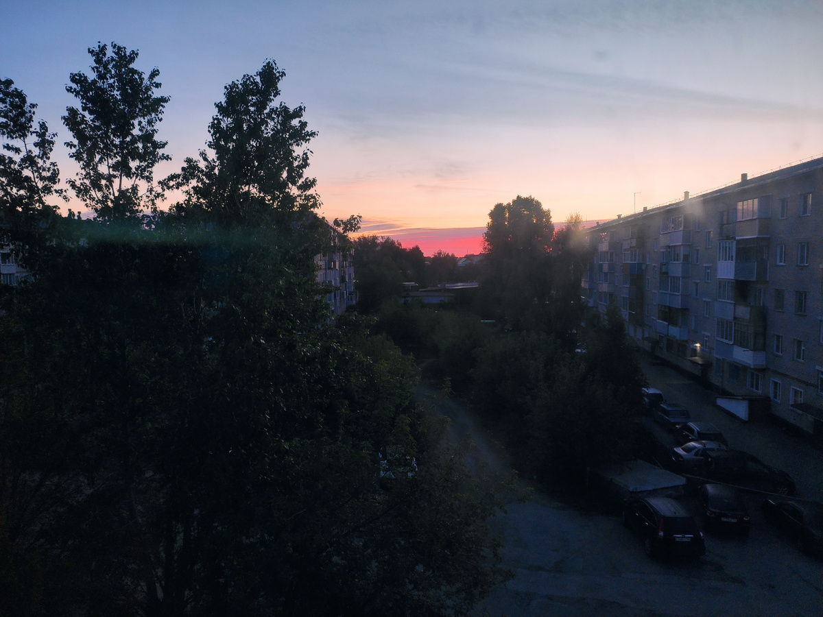 Зато восход солнца засняла