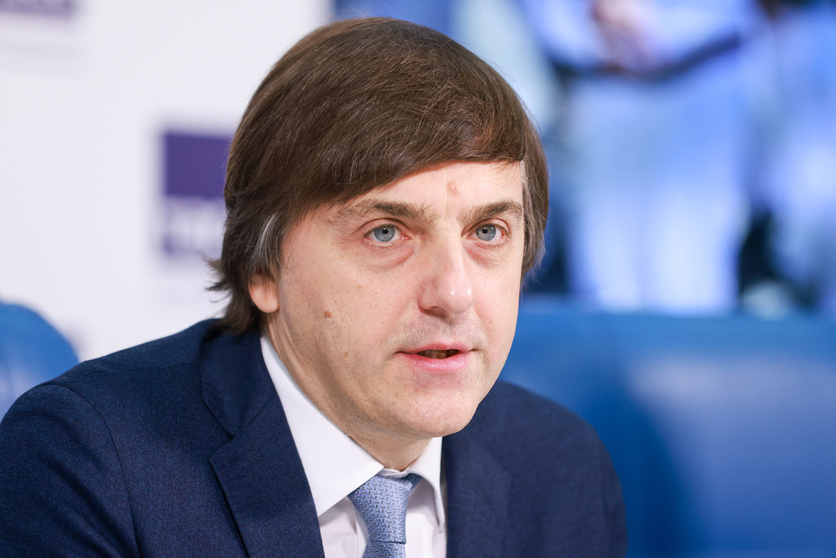    Министр просвещения РФ Сергей Кравцов  Владимир Гердо/ТАСС