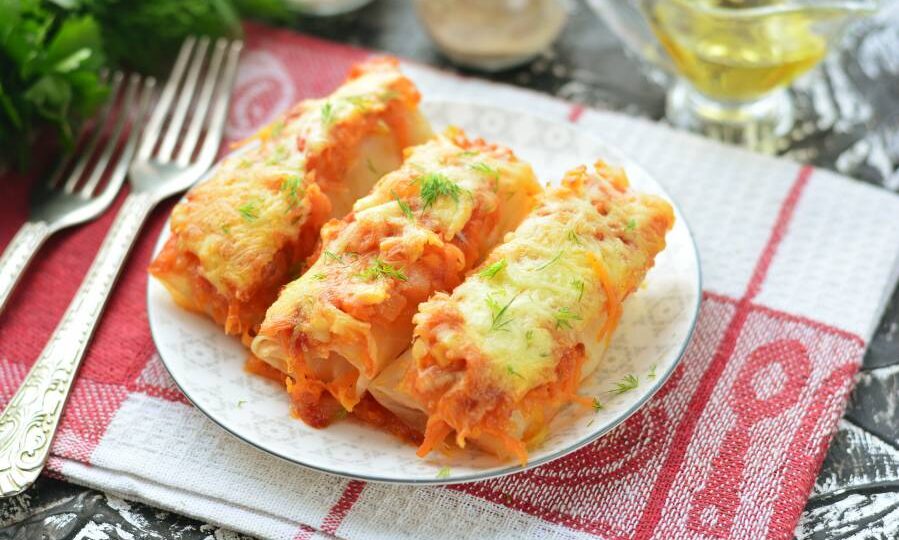 Голубцы под сыром, запеченные в духовке