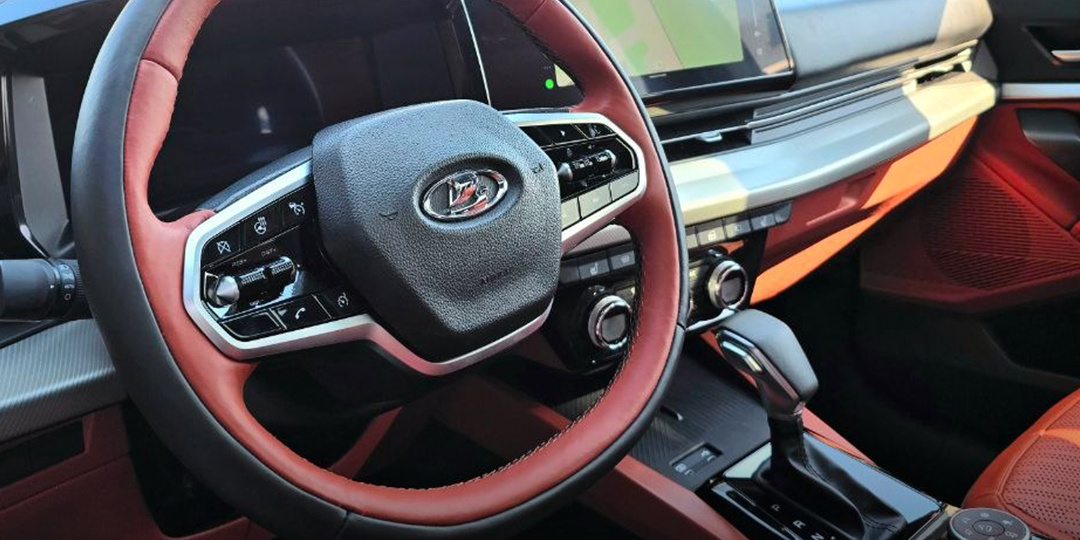 Появились живые фото салона Лады Азимут. А это точно «АвтоВАЗ»? 😃
