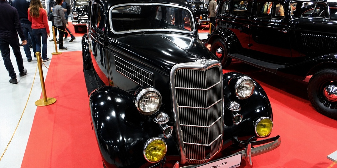Гараж Особого Назначения, машины сопровождения - Ford V8 Model 48 (1935)