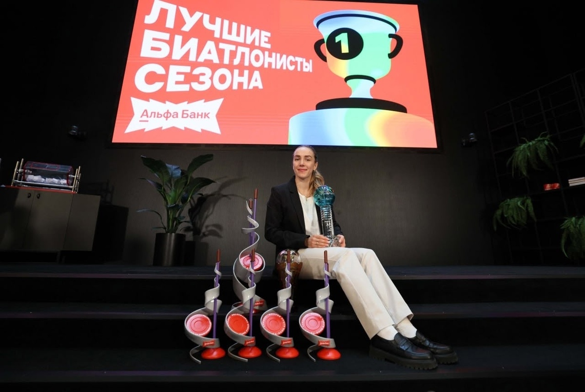 Наталия Шевченко и ее семь кубков по итогам сезона. Фото: Олимпийский комитет России