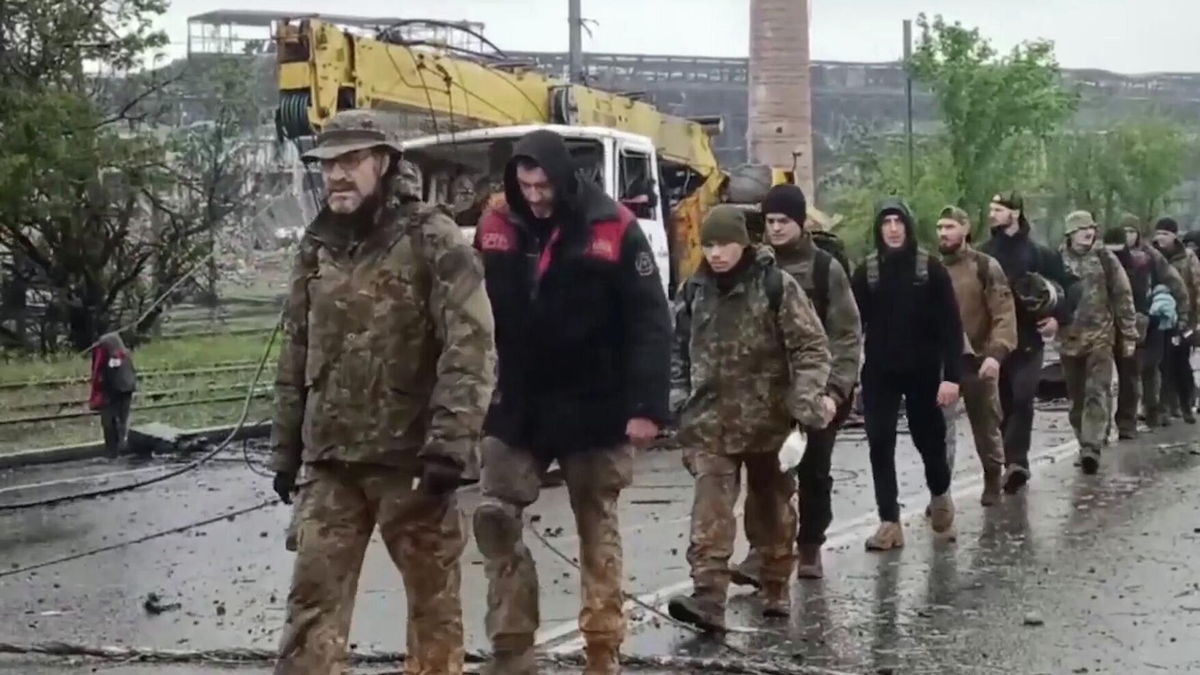 Выход пленных украинских боевиков с "Азовстали". © РИА Новости / Министерство обороны РФ