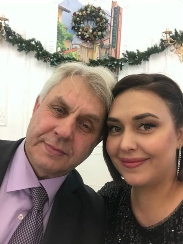    Николай Шумилков с дочерью Натальей.