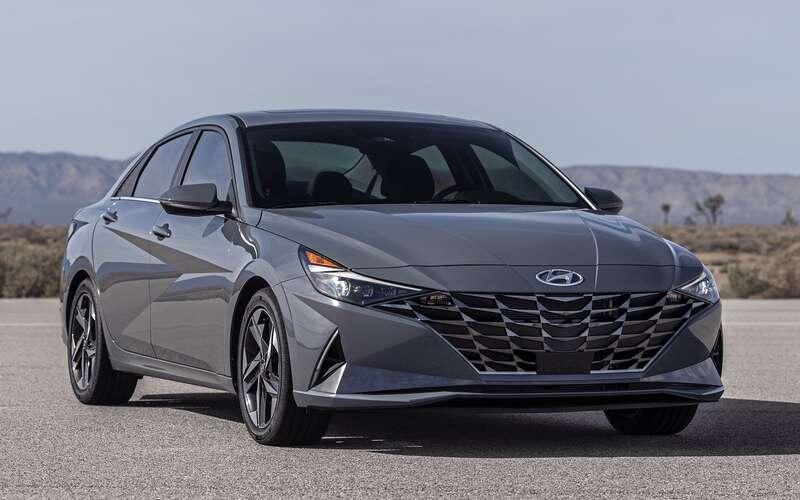 Hyundai Elantra📷
