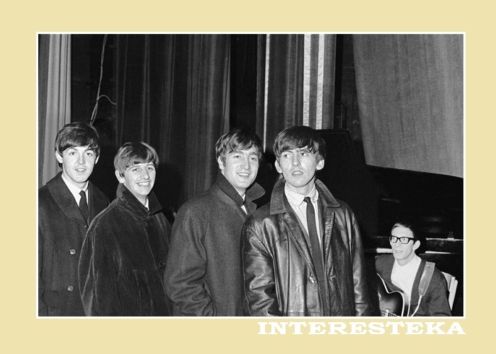 1963.11.01. Рядом с ''The Beatles'' перед выступлением в зале кинотеатра ''Odeon Cinema'' (г.Челтнем) - Питер Джей, лидер британской группы ''Peter Jay & The Jaywalkers''.