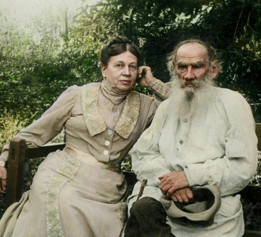 Софья Андреевна и Лев Николаевич Толстые.