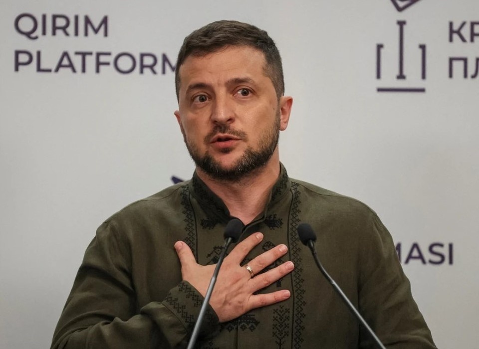    Зеленский встретился с украинскими студентами после атаки ВСУ на колледж в ЛНР REUTERS