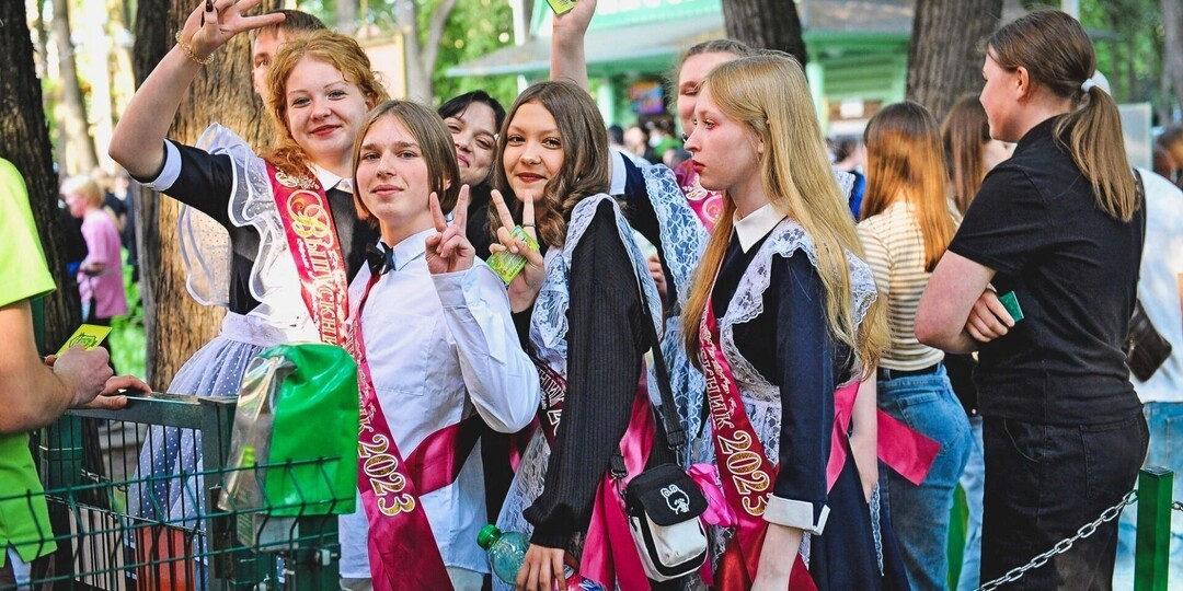 Дорогой школьный выпускной, мужчина утонул на пруду в Удмуртии, после жары — холод