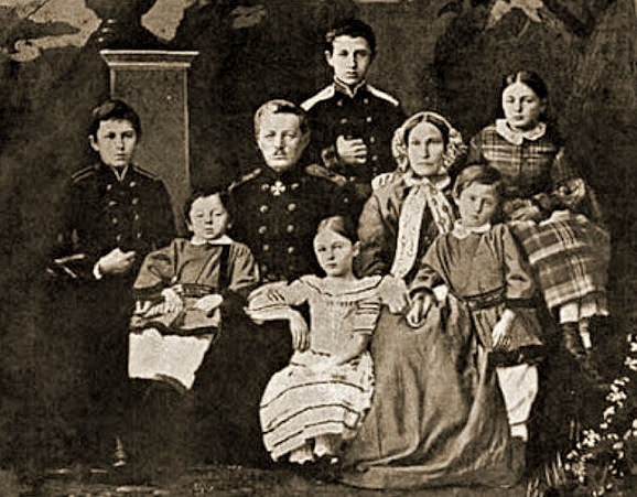 Адмирал В.С. Завойко с женой Юлией и детьми.