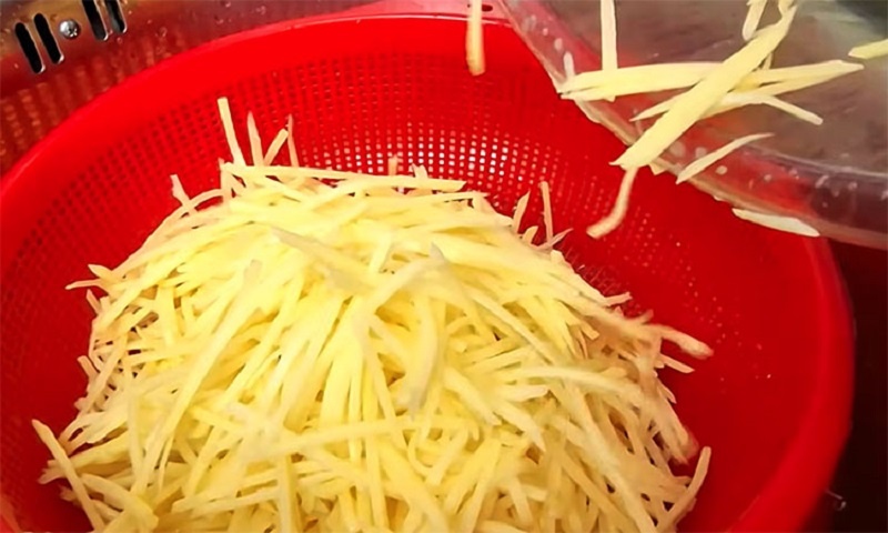 Картофель по-корейски с перцовым маслом: простой гарнир, который удивляет вкусом