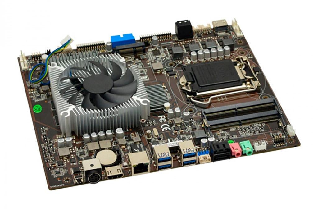 Вместо слотов PCIe - огромная система охлаждения