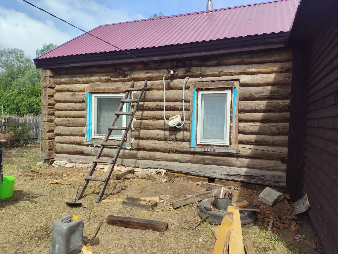 Сняли обшивку, там вот такой вид