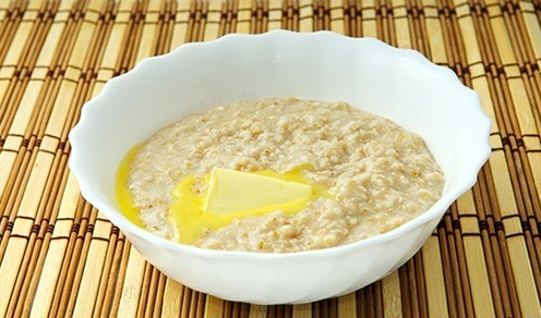 На самом деле, лечебное питание - это вкусно, сытно и привычно, а не диета из сухой травы. Источник: calorizator.ru