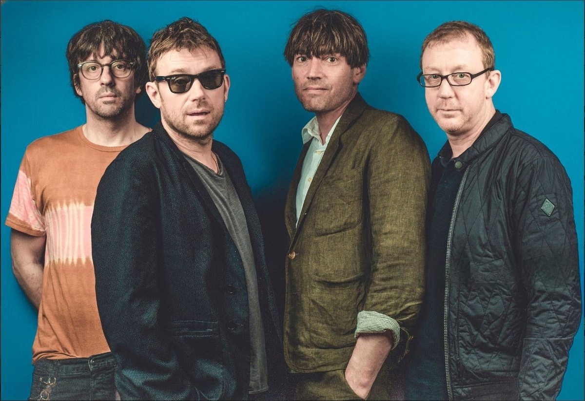 Музыканты рок-группы Blur позируют 16 апреля 2015 года для журнала "Paris Match" (выпуск № 3442) в Париже, Франция. Фотограф - Элен Памбрун.