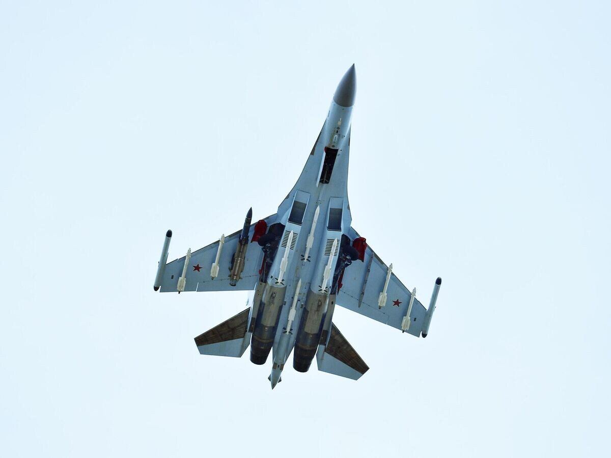    Истребитель Су-35 вылетает на задание в зоне СВО | © РИА Новости