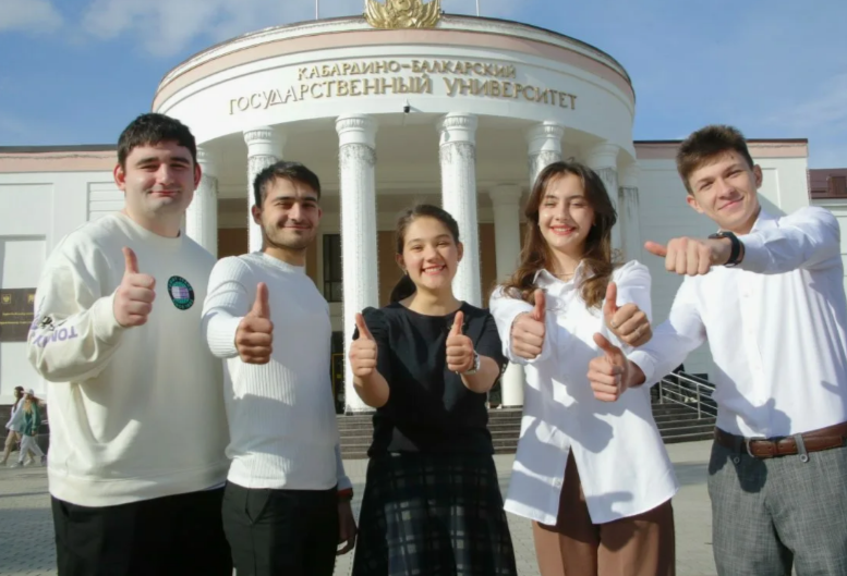 Итоги приёма-2025 в медвузы СКФО: тренды, особенности и странности