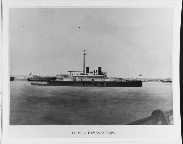 Вооружение HMS Devastation размещалось в двух башнях. Фото: history.navy.mil