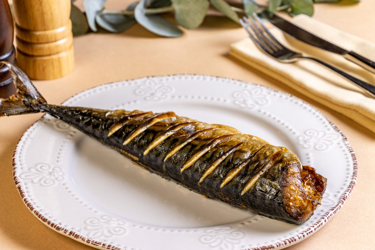 Запечённая скумбрия. Источник: tulinovculinary.ru
