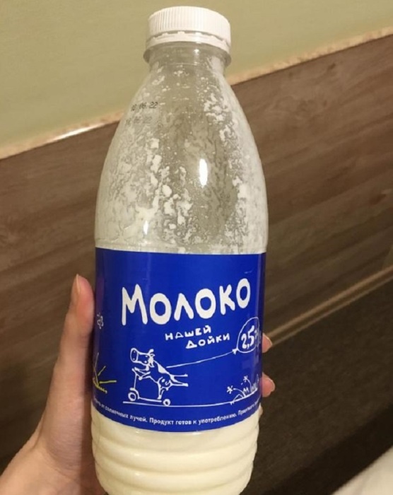 Не пробуйте молоко, если вышел срок годности. / Фото: otzovik.com