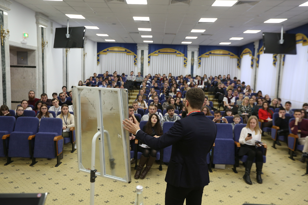 Захар Якунин | Как продавать услуги B2B