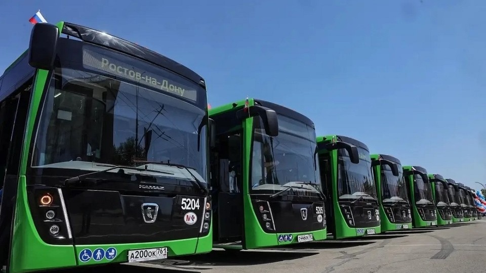 В Ростов прибыли 90 новых автобусов