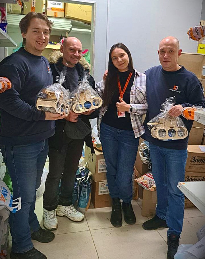 В новом коллективе была совсем другая атмосфера. Конечно и на новом месте можно было встретить крысу. Но только не в коллективе, а на улице возле мусорки...
