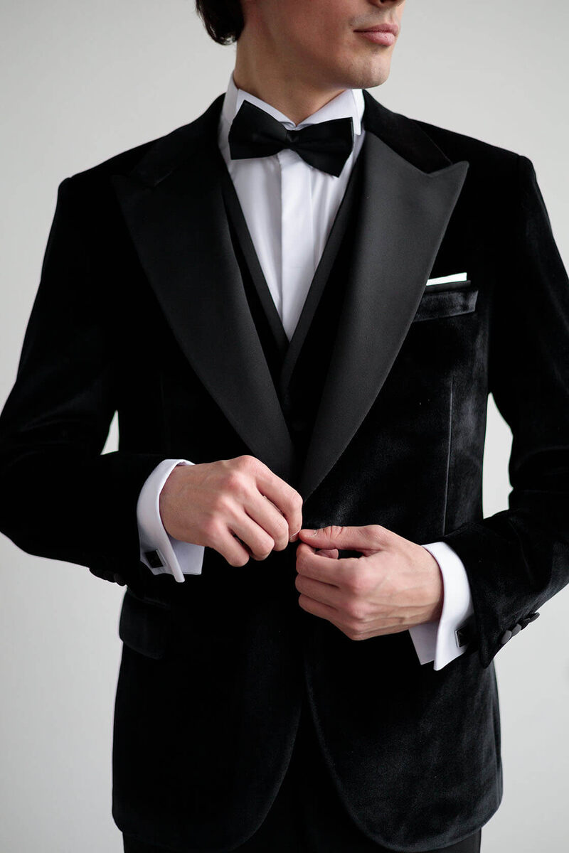 Бархатный смокинг из проката Suit&Tie