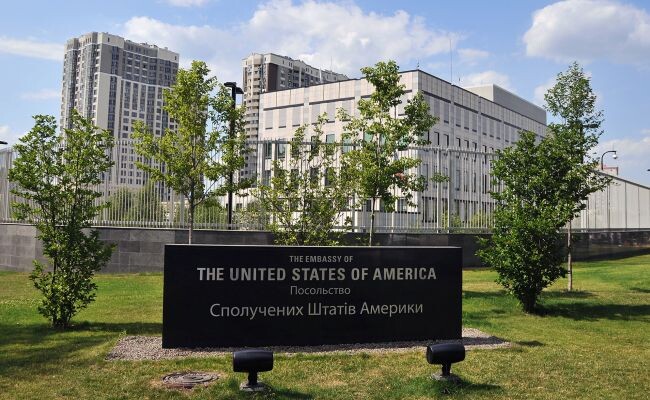    Гадая на «Орешник»: Зеленский бездарно язвит, а посольство США в Киеве предупреждает о массированном ударе по Украине в ближайшие 24 часа
