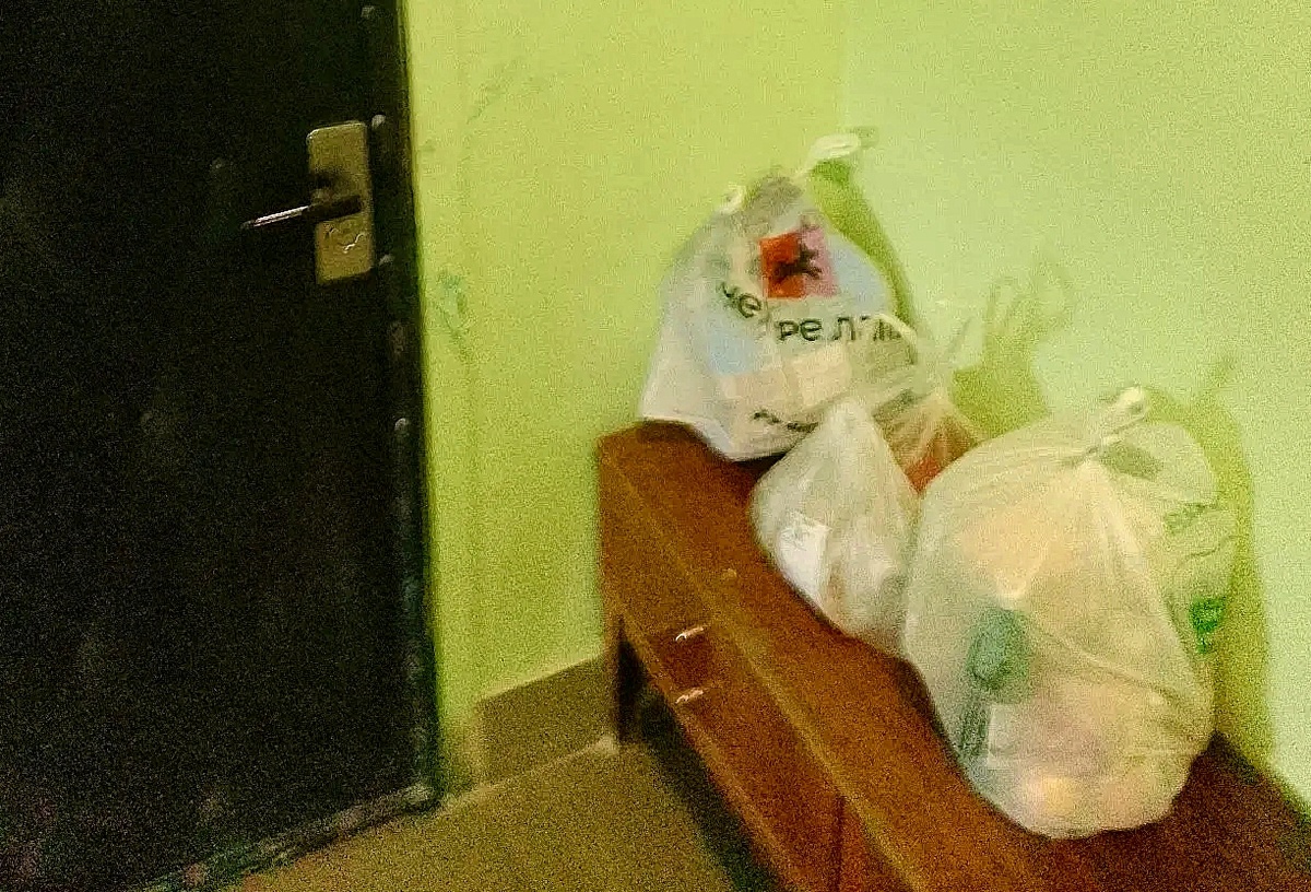 Это не мусор. Это скопившиеся доставки)