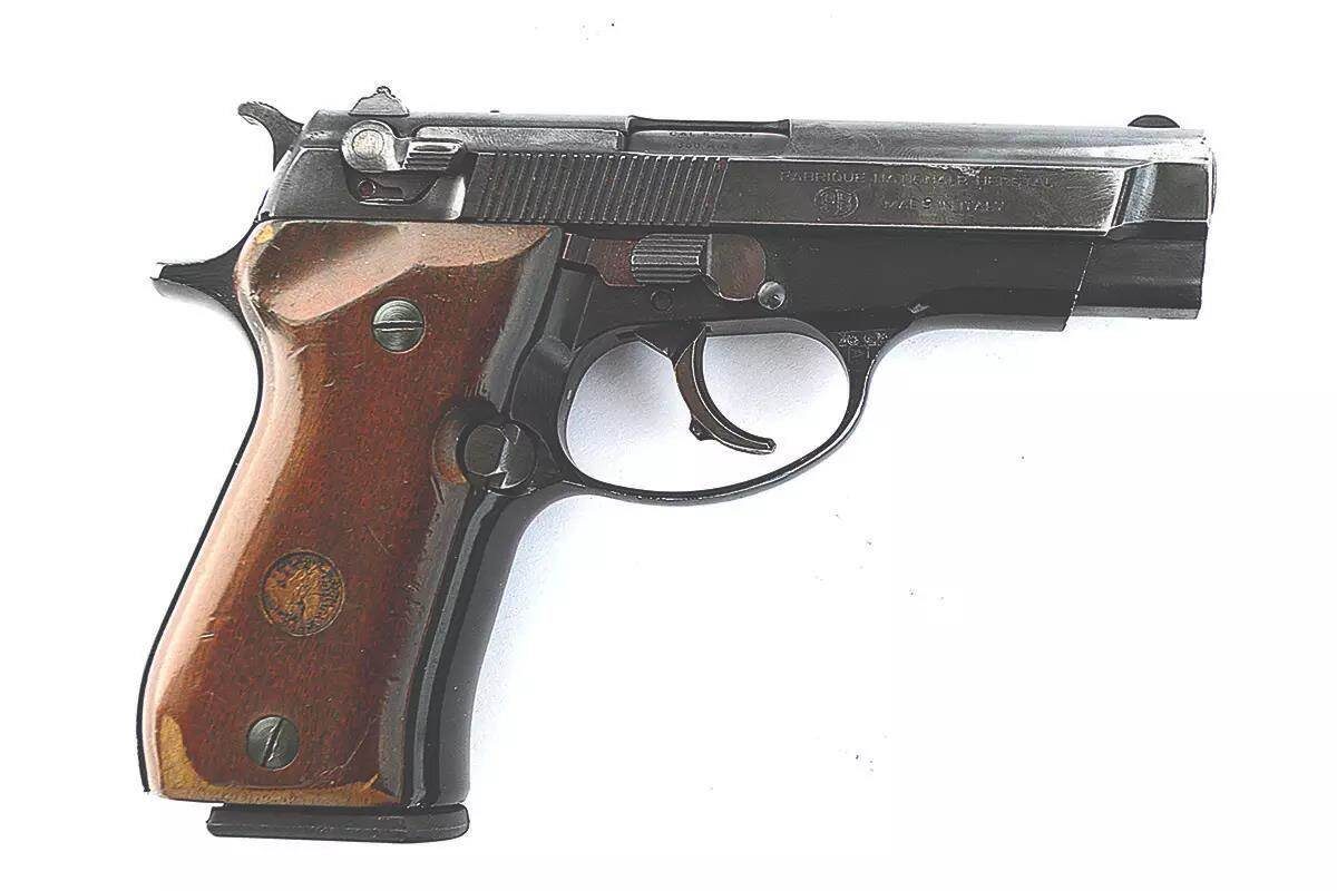 Пистолет Браунинга двойного действия разработал производитель Beretta для Fabrique Nationale, он имел маркировку FN, но в Северной Америке продавался под обозначением BDA.