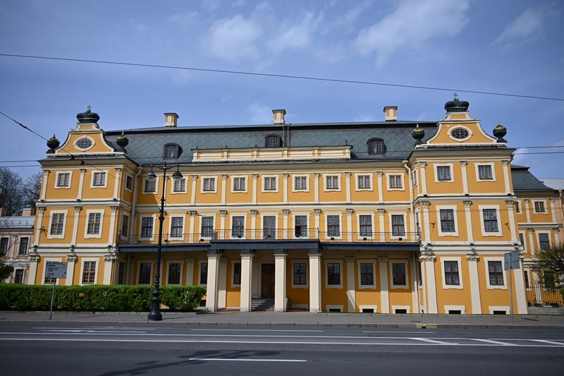 scale_1200