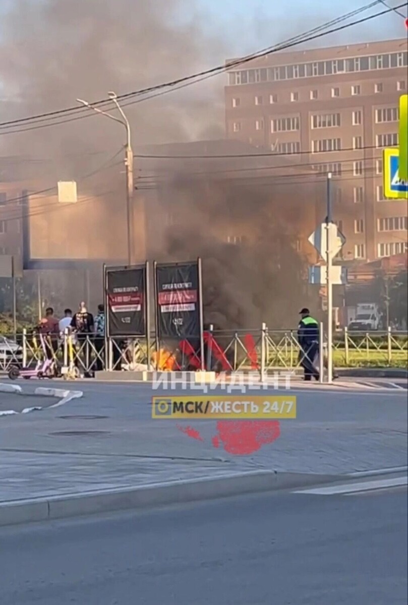    Скриншоты снимков ДТП, сделанных очевидцами   «Инцидент Омск» / ВКонтакте / inci55
