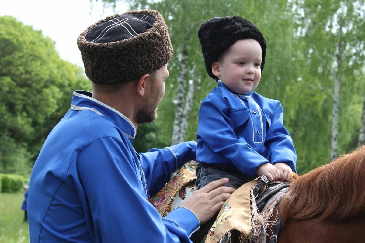 https://www.culture.ru/events/2554990/vystavku-na-temu-semya-i-vospitanie?institute=55123