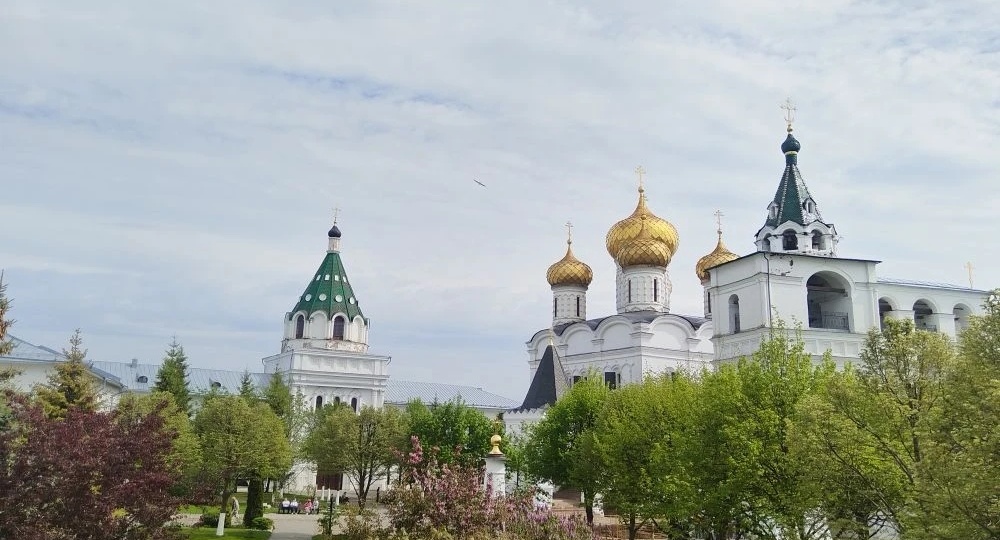 По стопам истории: паломничество казаков ИвХКО и прихожан храма преподобного Сергия Радонежского в Ипатьевский монастырь