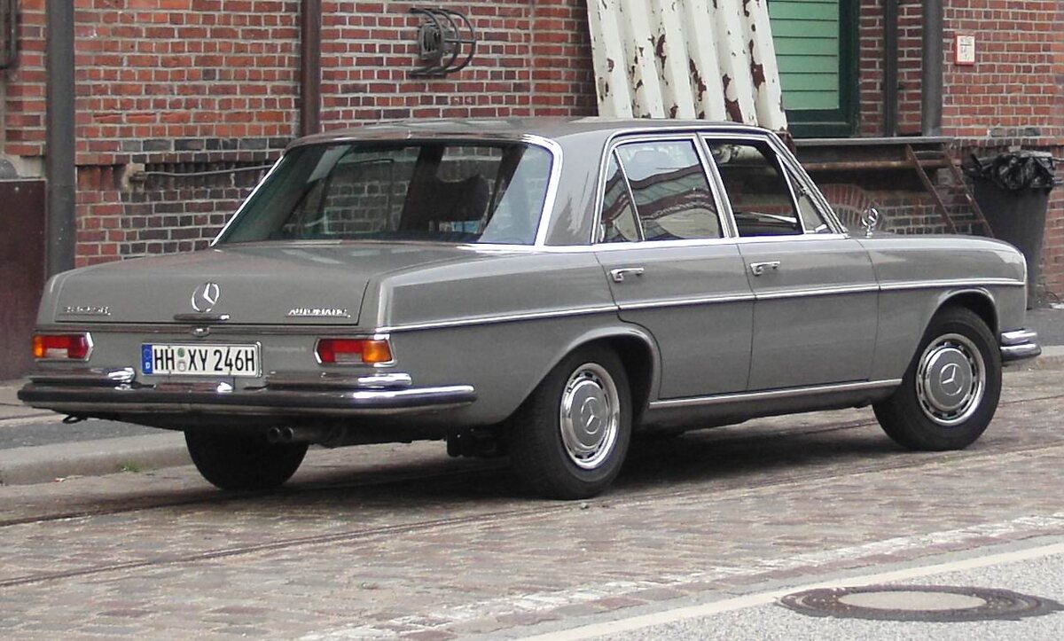 Mercedes-Benz W108 (вид сзади