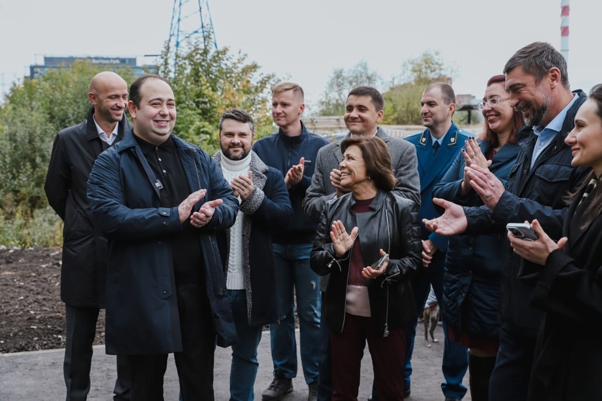 Листаем карусель с открытия перехода. 