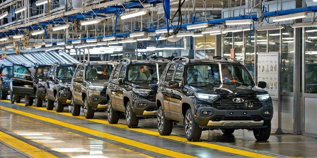 АвтоВАЗ вновь обновили Ниву Тревел и запустили выпуск новой лимитированной версии. Сколько она стоит?