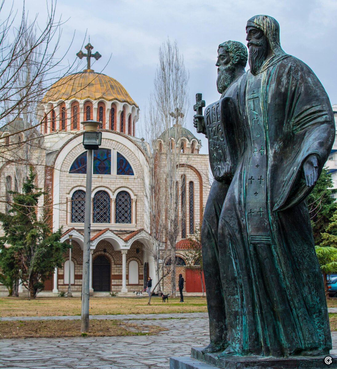 Памятник святым равноапостольным братьям в Салониках. Источник: Греки России