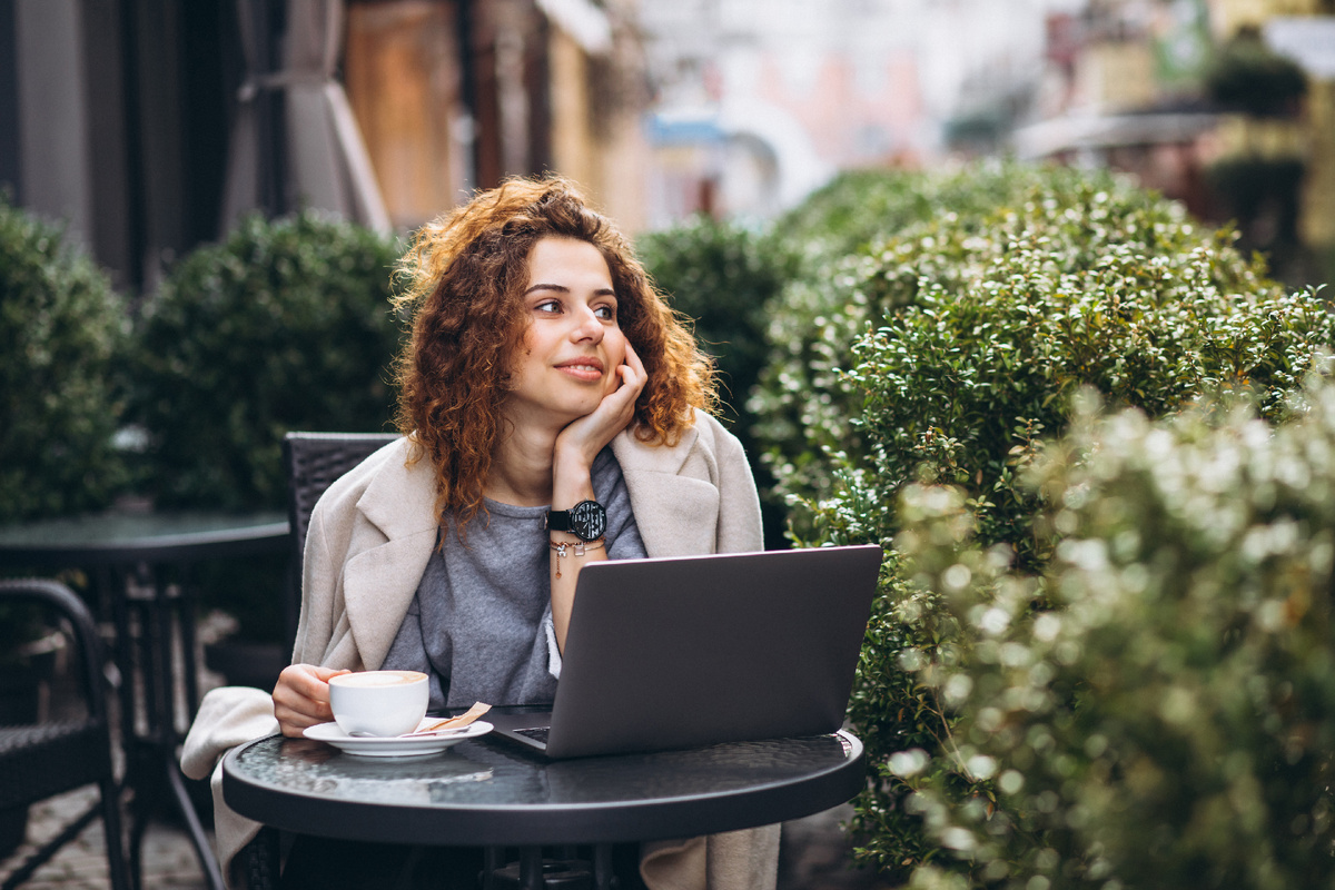 <a href="https://www.magnific.com/free-photo/young-businesswoman-working-computer-outside-cafe_6255696.htm">Image by senivpetro on Magnific</a>