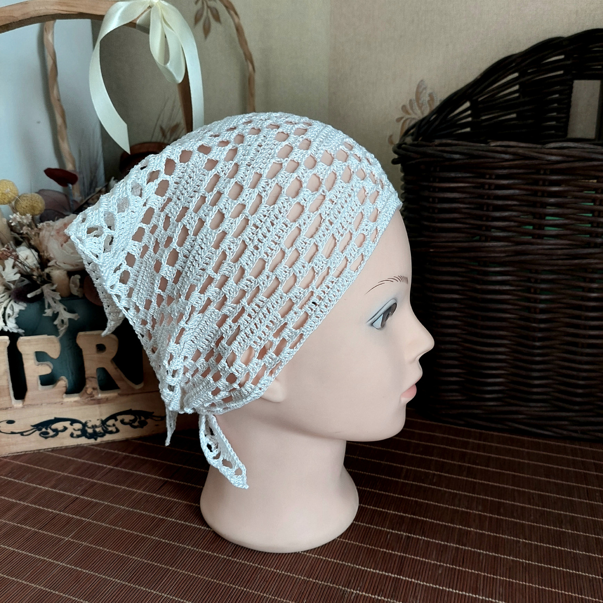 Ажурная косынка крючком.