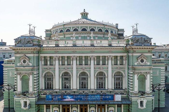 Мариинский театр. Обложка © Wikipedia / Николай Булыкин
