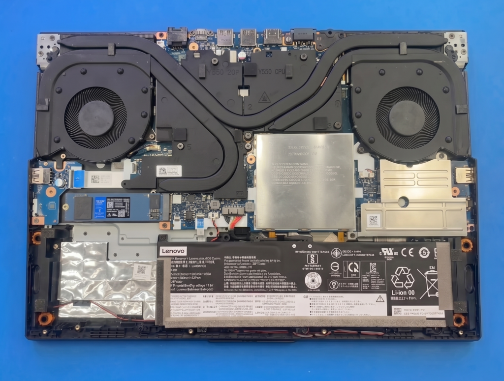 Снимаем заднюю крышку Lenovo Legion 5 15IMH6