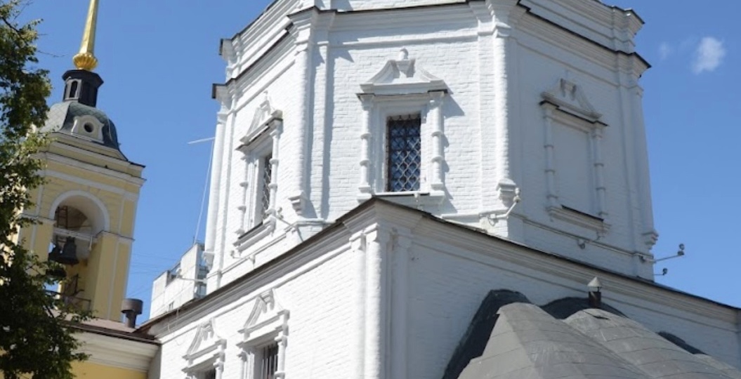 Классика или Барокко? Закончите спор прогулкой по моему любимому переулку