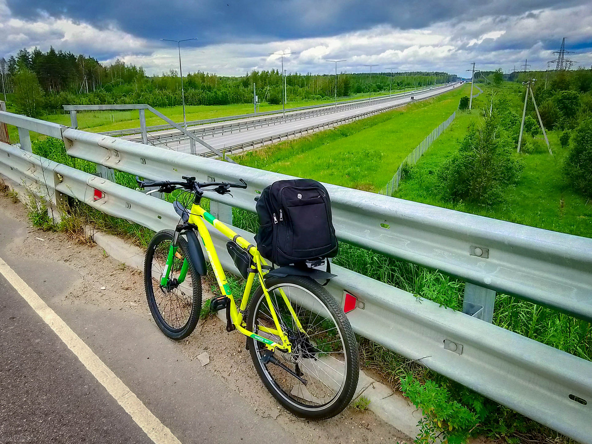 Трасса М11, вид в сторону Питера