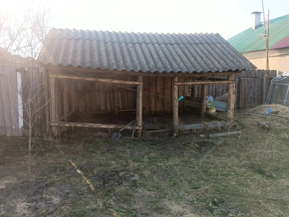 Разбираю старый сарай