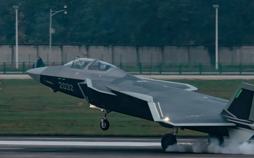 Двухместный китайский истребитель пятого поколения - Chengdu J-20S. / Источник фото: Яндекс.Картинки