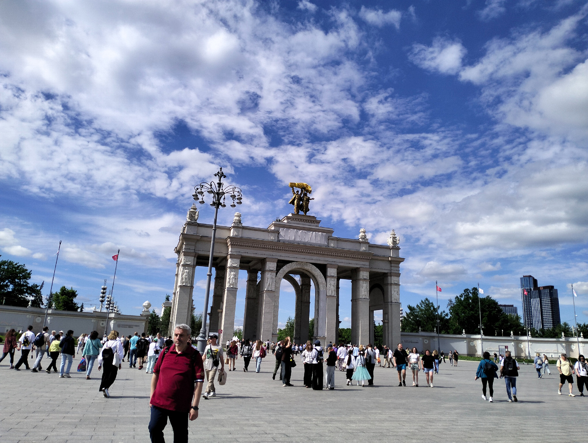Камера моя перекосилась от таких нервных потрясений!