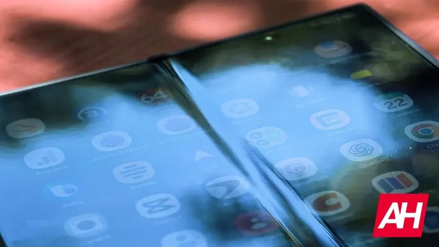 Встречайте Galaxy Z Fold 8 Ultra: Samsung готовит масштабный ребрендинг своего флагмана
