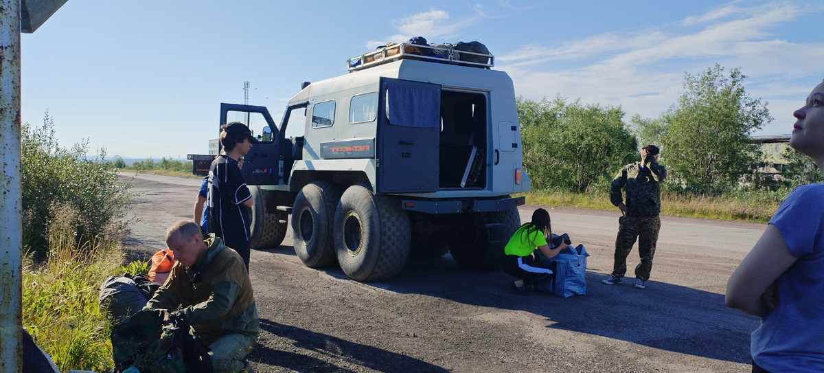 Погрузка в Трэкол всех вещей и в путь)